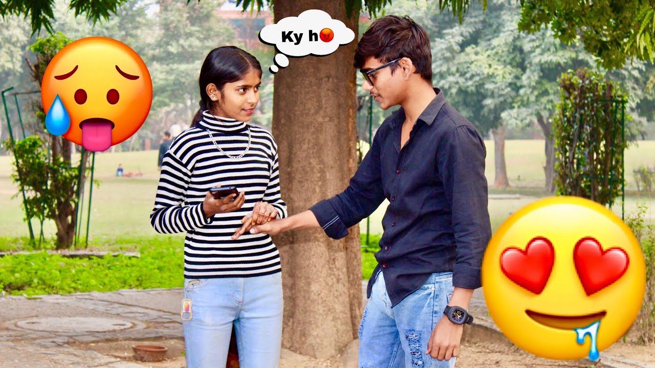 Kamar Touching With Twist Prank On Cute Girl’s 😜 Fist Time In India by ||Kx prank boy 😇