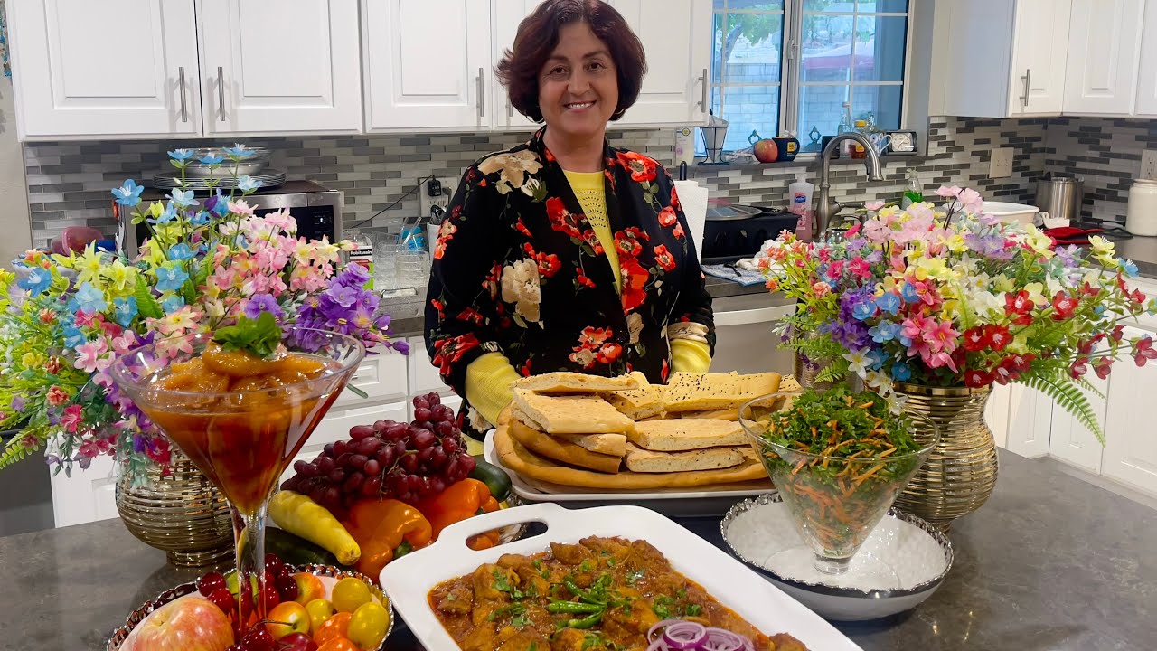 Chicken Curry & Homemade Apple Jam قورمه مرغ، مربای سیب ، نان روغنی