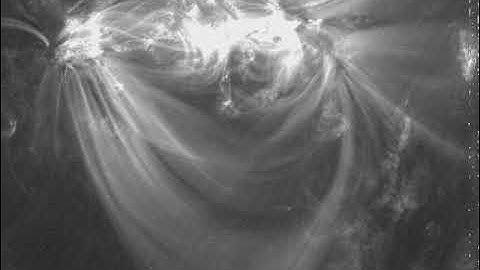 TRACE - M1 flare and loop oscillations in AR9455, 15 May 2001, in 171Å