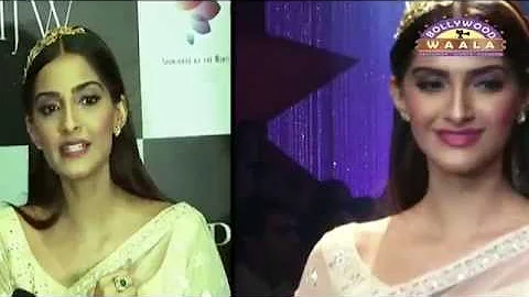 Hot Sonam Kapoor On Ramp @ IIJW