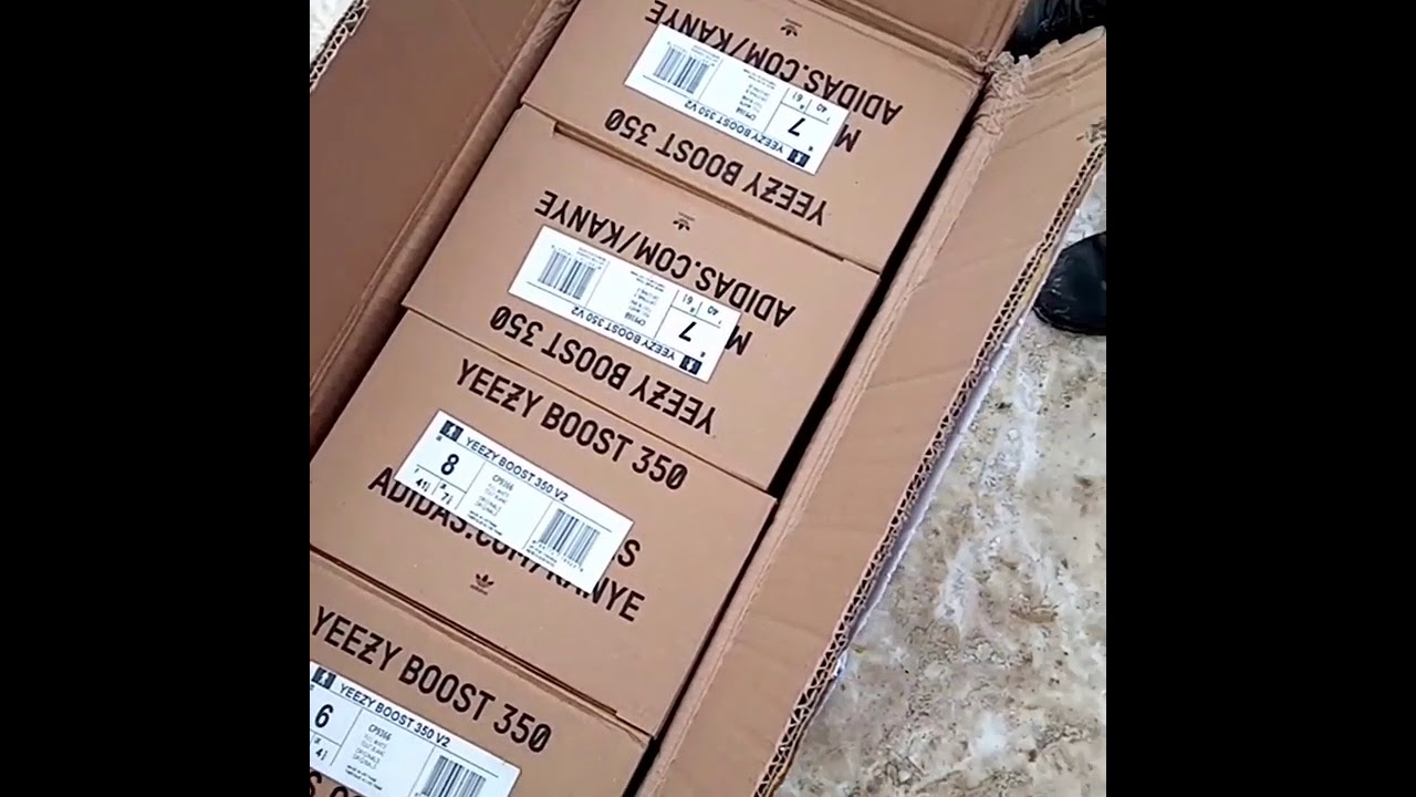 Кроссовки на весну 2021- Adidas Yeezy Boost 350