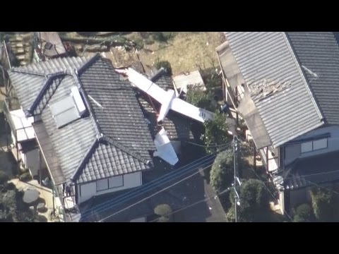 住宅にグライダー墜落 千葉 搭乗の２人死亡
