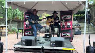 “BIRD IN THE HAND”. RIVAL SONS acoustic at Riff Fest 2023