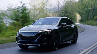Mercedes-Maybach EQS 680 SUV Night Series Driving Video
