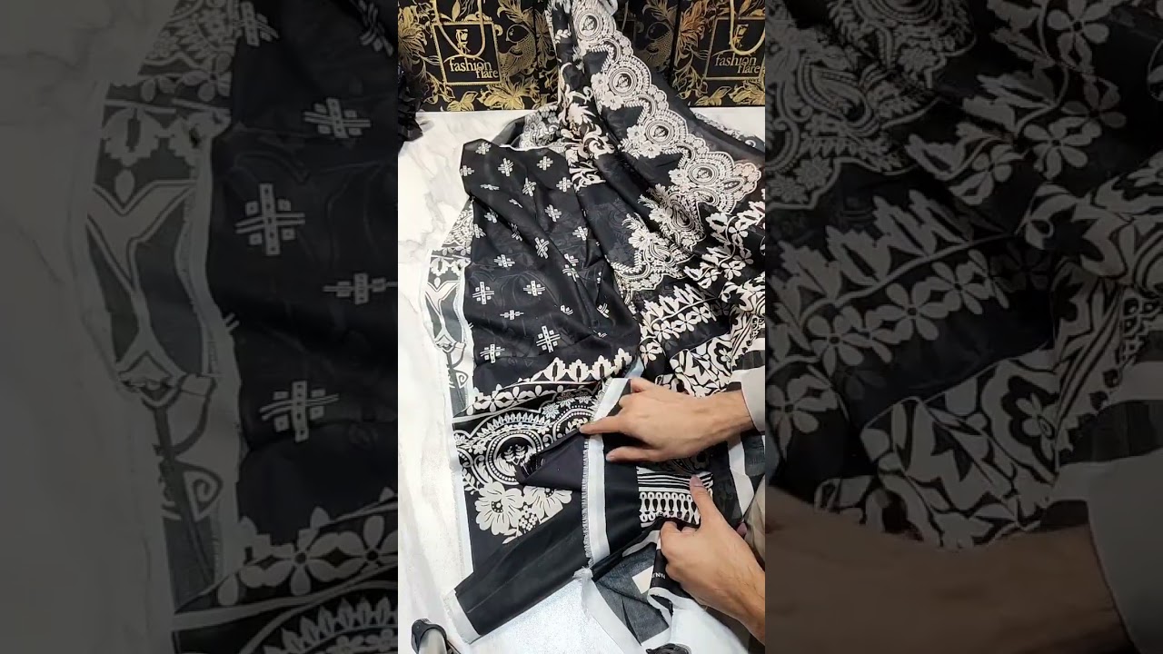 Оригинальные фабричные остатки комплекта из трех платьев J. Lawn с цифровым принтом.