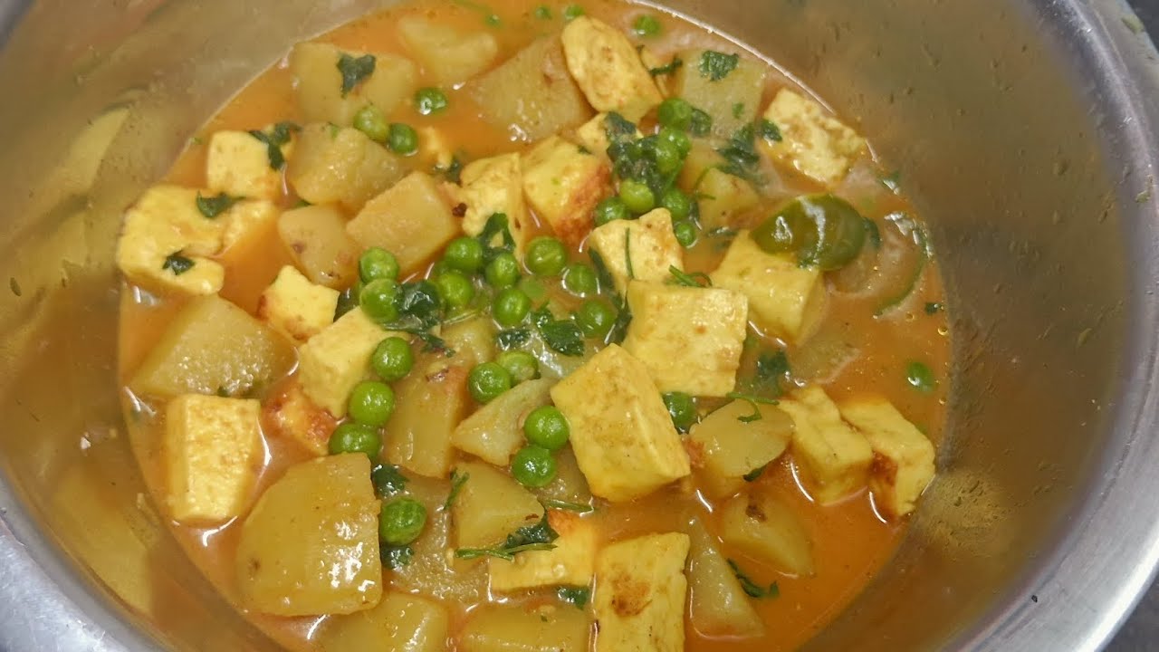 যে কেউ  বানিয়ে নিতে পারবে এই দারুন টেস্টি নিরামিষ মটর পনির রেসিপি।।...