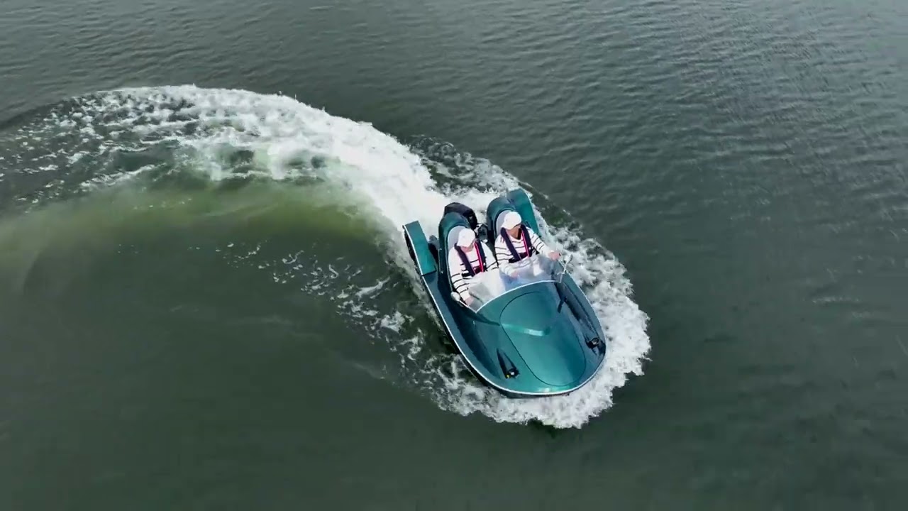 Video till Nytt fordon från Sverige som kan köras på land och vatten