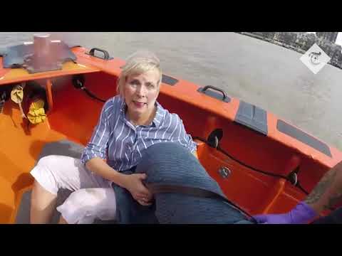 RNLI rescue woman