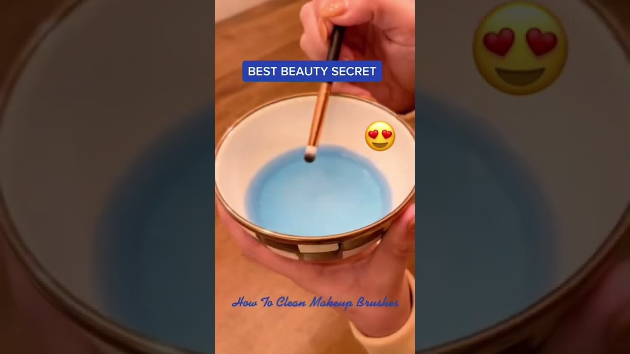 BEST BEUATY SECRET 😍 (How To Clean Makeup Brushes Fast) Amazon Must Have Beauty Secrets Tips Tricks