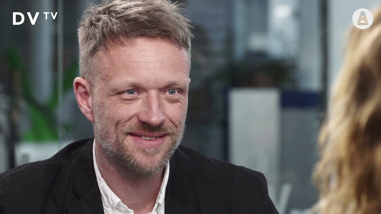 Koupit heroin je otázka pár kliknutí, závislost na drogách si nesu s sebou, říká Tauš