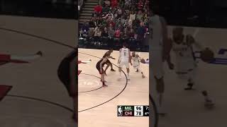 Jevon Carter using his quickness to make the Bulls pay for going under a screen against him