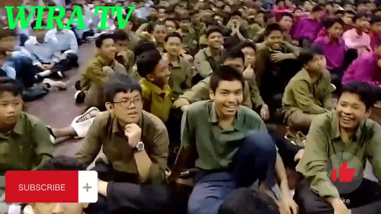 Syekh Al Zaytun dan para Santri nonton wayang... dimana letak SESAT nya ALZAYTUN???