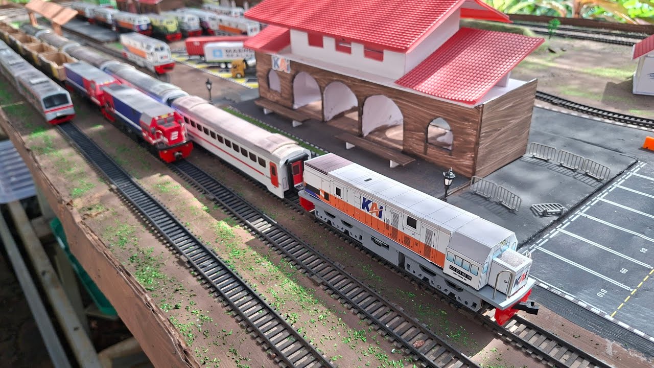 Автомобили CIKURAI, скрещенные с угольными автомобилями.