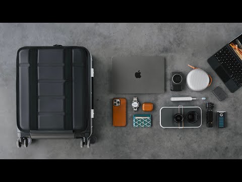 Whats in my Travel Bag // Tech + Travel Essentials 