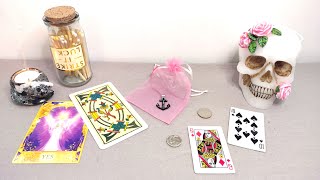 Answering Yes/No Questions with Divination