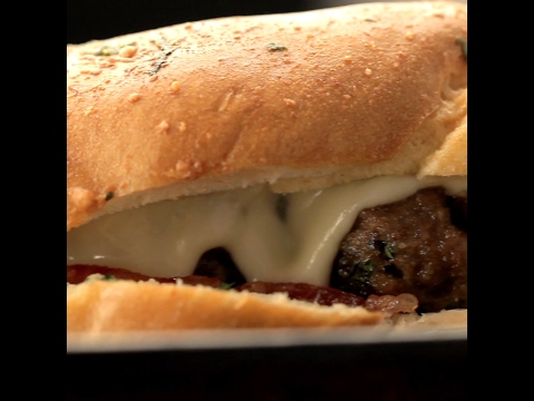 SANDUÍCHE DE ALMONDEGAS NO PÃO DE ALHO #RECEITA #VIXHUM