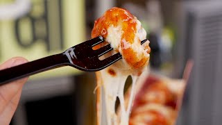 Mozzarella cheese chicken skewers - Korean Street Food / 모짜렐라 치즈 닭꼬치 - 월미도 박효신 닭꼬치