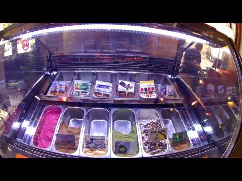 wisata-kuliner-es-cream-gelato,-spiegel-kota-lama-semarang