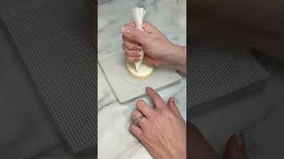 Celebrity Floral Easter Egg Cookie #royalicingcookies #eastertime #eastertreats #eastereggs Profile