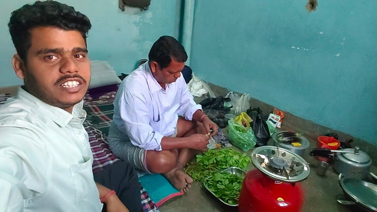 Aaj Papa Ne Banaya Aloo Baingan Palak ka sabji😋  ||Vlog || #vlog #youtubefeed #video #trending 