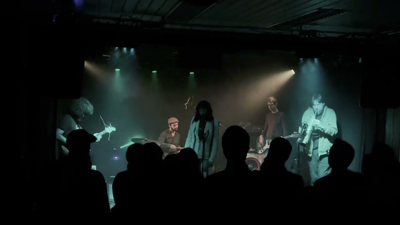 πxinguinha @ Lisbon, PT (04.25)