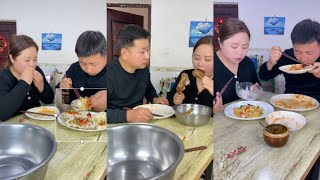 Funny eating and broadcasting