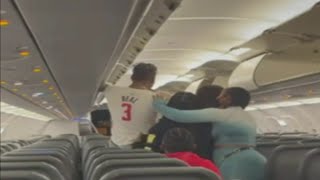 Brawl breaks out on Frontier Airlines flight between passengers at MIA