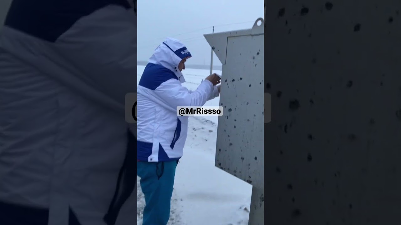 Заклеил камеру дорожному блогеру ))) 