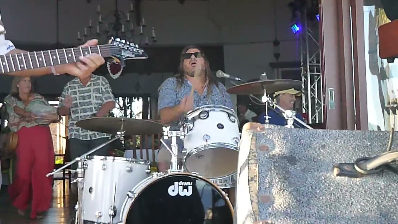 The Lost Dogs Of Zacatitos - 'Last Dance'