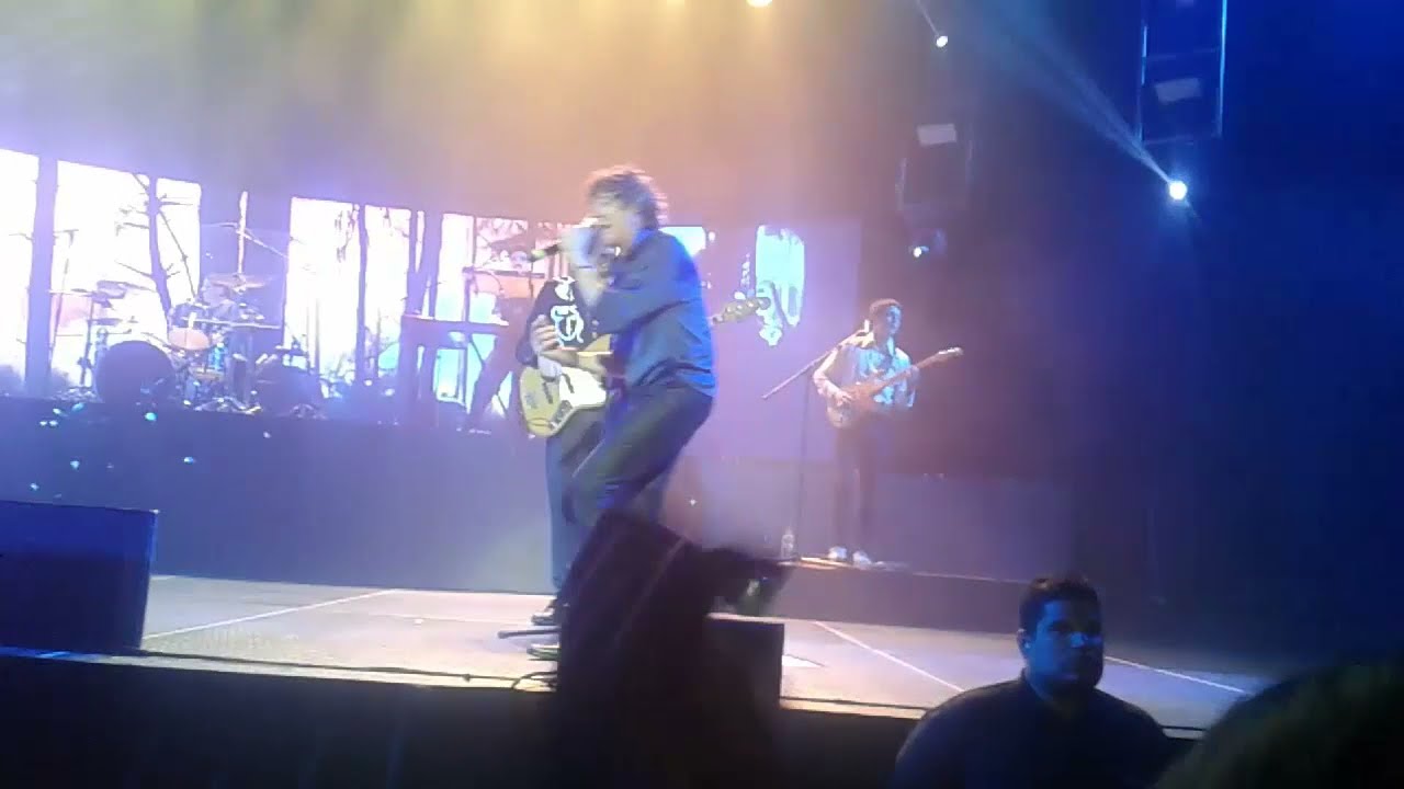 Tiburones en el Bosque - El Cuarteto de Nos - Presentación Jueves - Antel Arena 28.09.2019