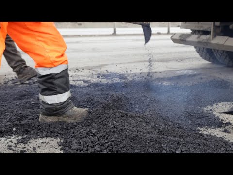 Восстановление дорог после зимы началось в Бишкеке