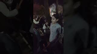اجرای موسیقی خیابانی در حافظیه ی شیراز توسط فرهاد عارف(نی نواز) و علی معین مجد (دف نواز)