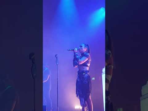 Alice Merton -