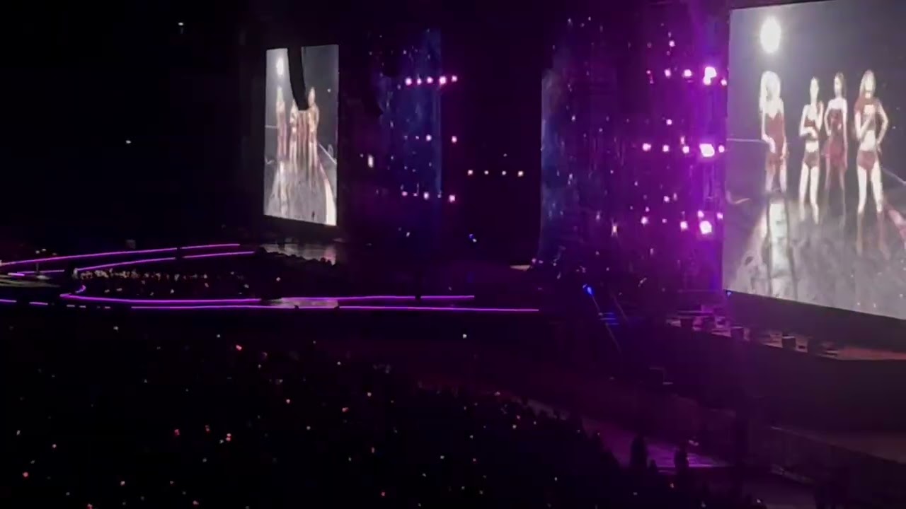 BLACKPINK DEADLINE WORLD TOUR IN JAKARTA DAY 1 - FOREVER YOUNG