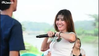 prasangka_cover Tia oyoy BKJ MUSIK