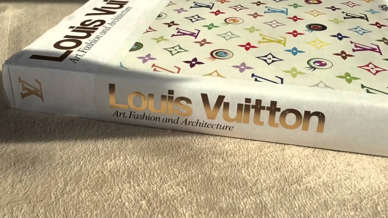 Louis Vuitton Fashion Book | IQS Executive