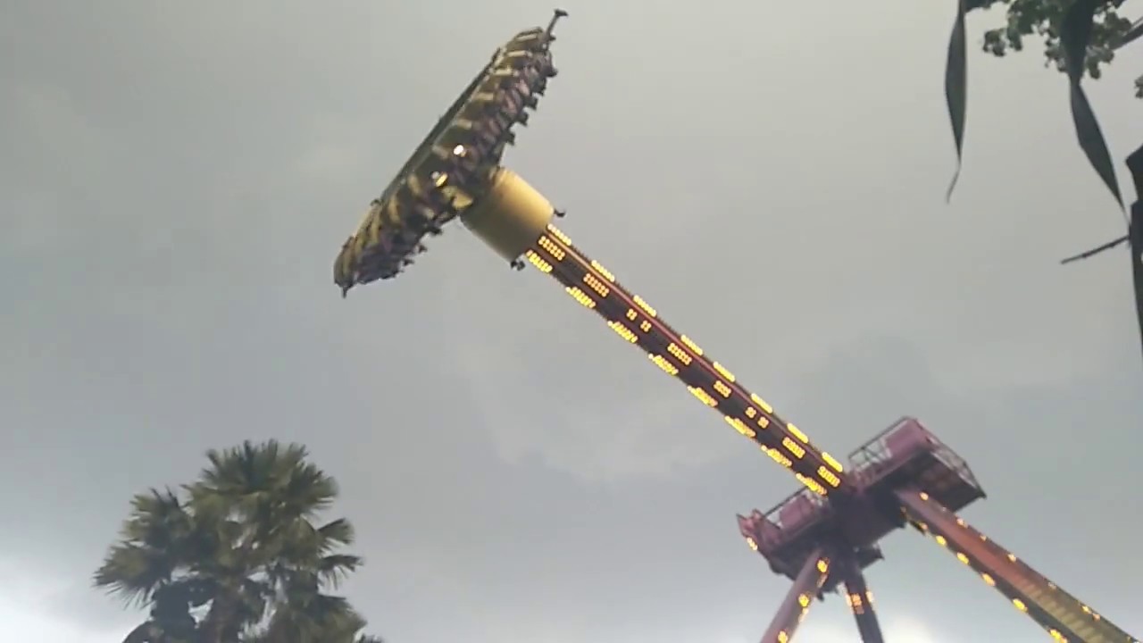 Serasa dilempar ke awan  Cobain Wahana Discovery alias Giant Swing Jungleland Sentul