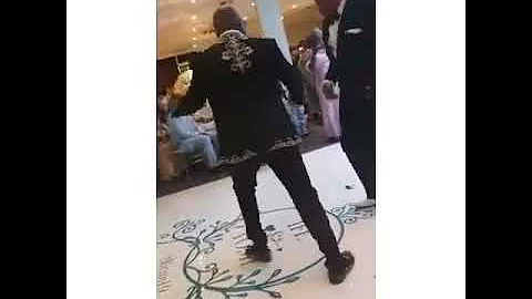 Sir Shina Peters fell while doing ‘Gbese’ at his daughter’s wedding