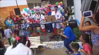 Video thumbnail of "FESTA DO DIA DAS CRIANÇAS - AMIGUINHOS   CARROSSEL"