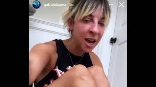 Gabbie Hanna &quot;I&#39;M OKAY&quot; tw jumpscare (stan twitter)