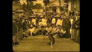 Раритетные кадры 1913 г.: индонезийский пенчак-силат / Silat Indonesian Martial Art West Java.