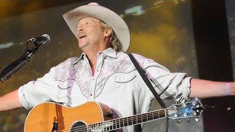 Alan Jackson’s Epic Hometown Concert: $2 Million Raised with ‘Chattahoochee’!