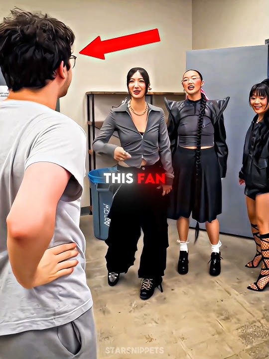 Download lagu Fan Surprised K-Pop Demon Hunters with Golden Live 😮