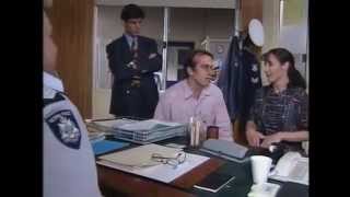 Blue Heelers S1 E13: Armed and Dangerous