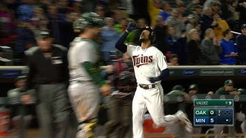 OAK@MIN: Buxton mashes his first homer of the season