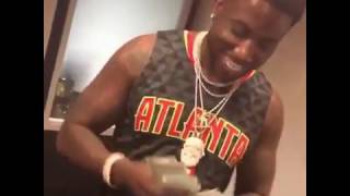 Celebrity Gucci Mane Counts $50,000 Cash! Wealth