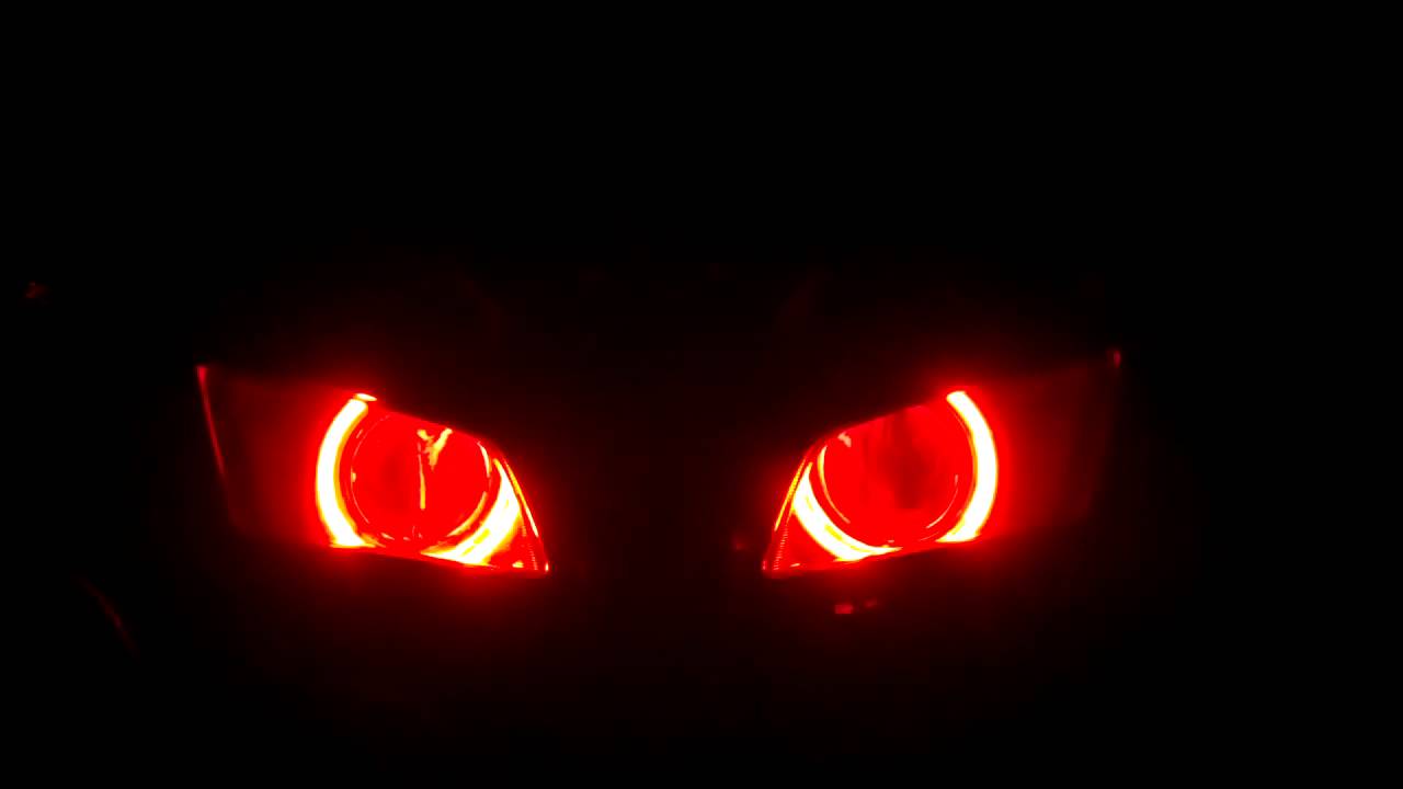 Devil eyes eyes speed. Дьявольские глазки Форд фокус 2. Злые красные глаза. Светящиеся глаза.