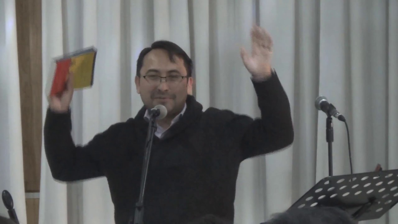 Pastor Roberto Lara