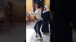 رقص طلاب بنات في مدرسة الحلمية الثانوية البنات ... أمهات المستقبل ( الجزء الأول )