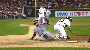 Gordon, Hayes score on a fielding error